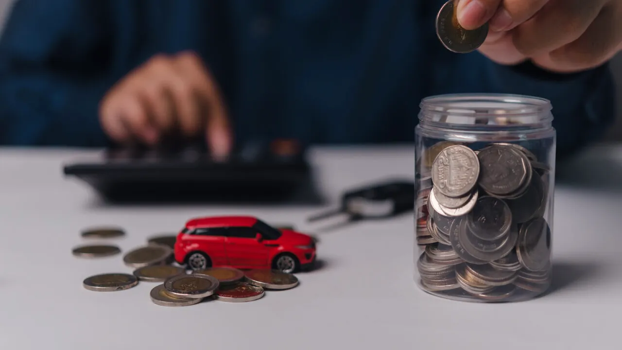 O nouă taxă auto pentru șoferii din Marea Britanie. Se aplică și pensionarilor