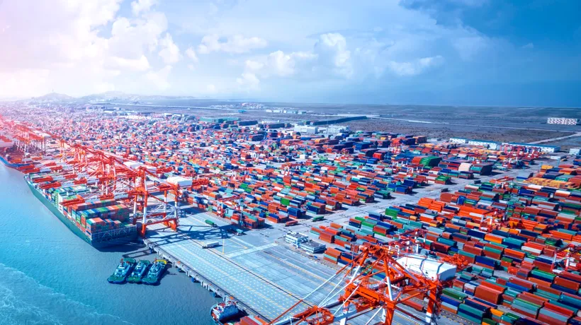 Comisia Europeană propune o taxă suplimentară pentru transportul maritim