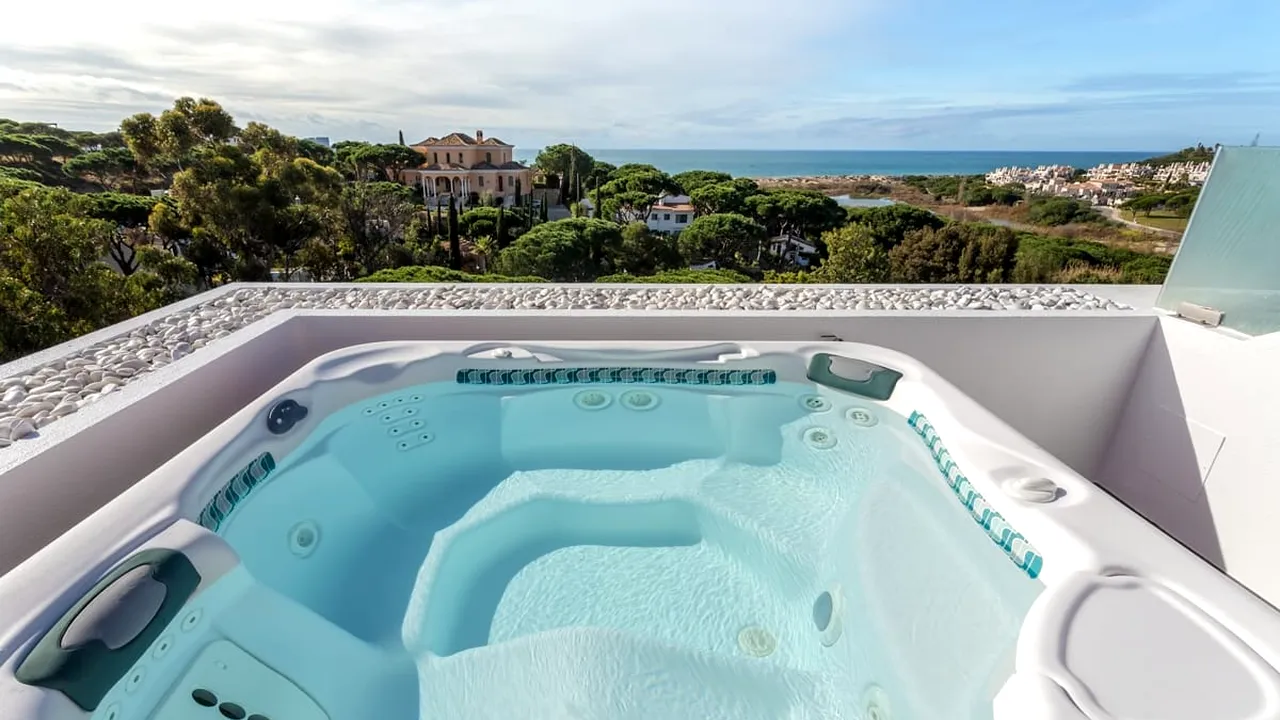 Cum influențează materialele și izolarea alegerea unui jacuzzi de calitate (P)