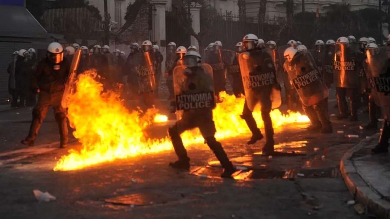 WSJ: Guvernele și băncile centrale din Europa de Est se pregătesc pentru ieșirea Greciei din euro