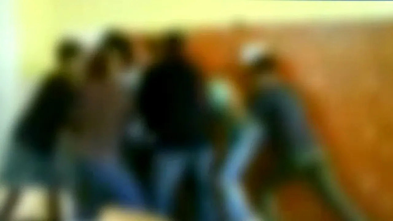 Un elev din București a ajuns la spital, după ce a fost bătut de un coleg