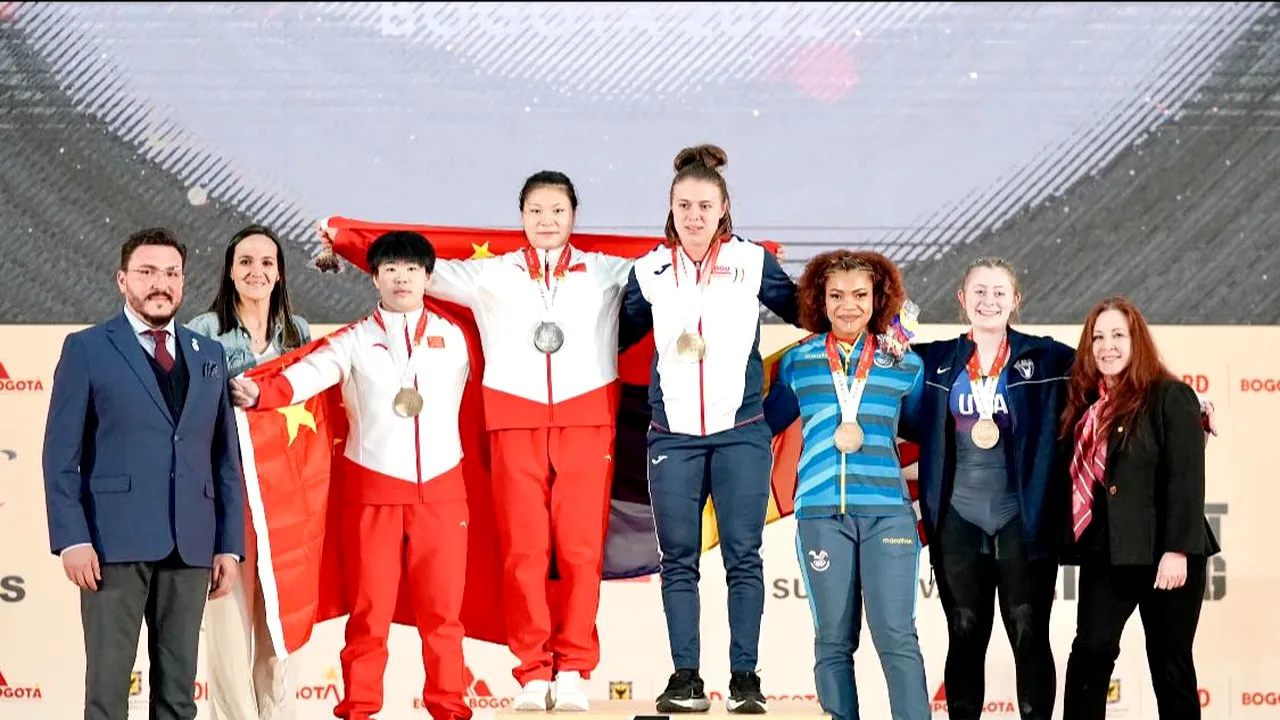 Loredana Toma a câștigat două medalii de aur la Mondialele de haltere și a stabilit un nou record mondial! VIDEO