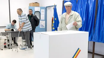Oficialii MAI atrag atenția alegătorilor să nu mai rupă buletinele de vot. „Legea interzice distrugerea unui înscris oficial”