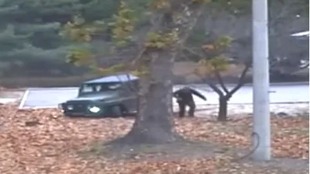 Imagini dramatice de pe camerele de supraveghere cu momentul împușcării soldatului nord-coreean care încerca să fugă în Coreea de sud. VIDEO