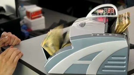 Cine sunt românii care PRIMESC 10.000 de lei de la stat. Legea a apărut în Monitorul Oficial