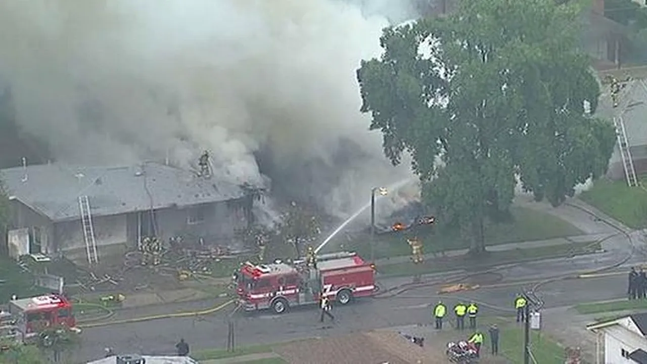 Patru morți, după ce un avion s-a prăbușit în apropiere de Los Angeles