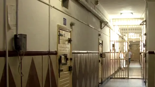 Focar de COVID la Penitenciarul Iași. Ce se întâmplă cu deținuții infectați