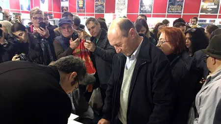 Ce cărți și-a cumpărat Băsescu de la Gaudeamus