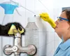 Amestec din 2 ingrediente pur naturale care te scapă de petele din bucătărie și baie. Soluția trebuie să fermenteze 14 zile