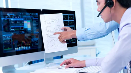 Banii românilor „zac