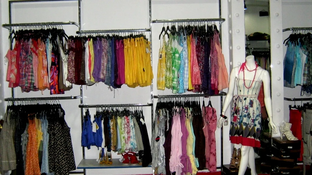 Cel mai mic magazin al unui retailer de îmbrăcăminte și încălțăminte, vânzări de 2 milioane de euro