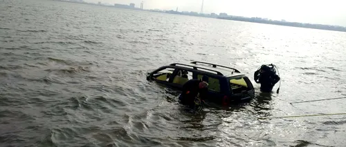 O mașină a căzut în Lacul Morii din Capitală. Nu au fost găsite persoane în interior