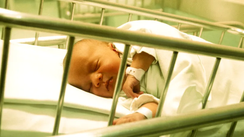 Premieră istorică în medicină. Bebeluș născut din trei părinți