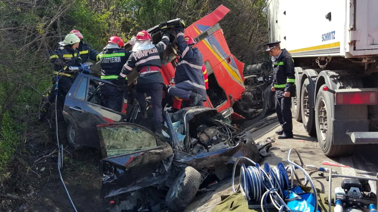 Accident îngrozitor în Olt: cinci persoane, între care doi copii, au murit. Imagini teribile. UPDATE
