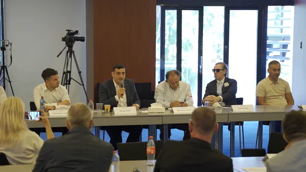George Simion, la Forumul de la Neptun: „Nu putem să-i facem pe toți IT-iști. Vom avea nevoie și de mineri, și de ciobani, și de constructori”