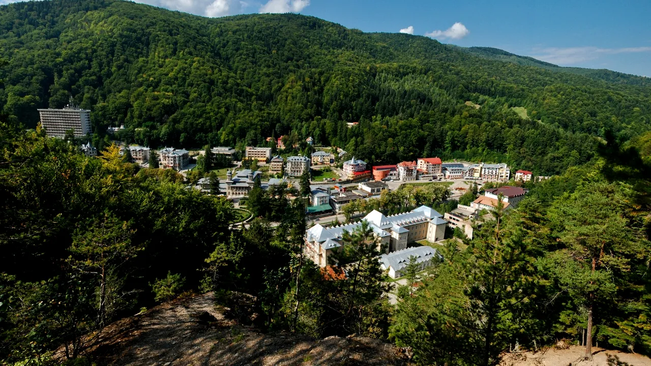 Turiștii moldoveni au umplut până la refuz o stațiune turistică din România