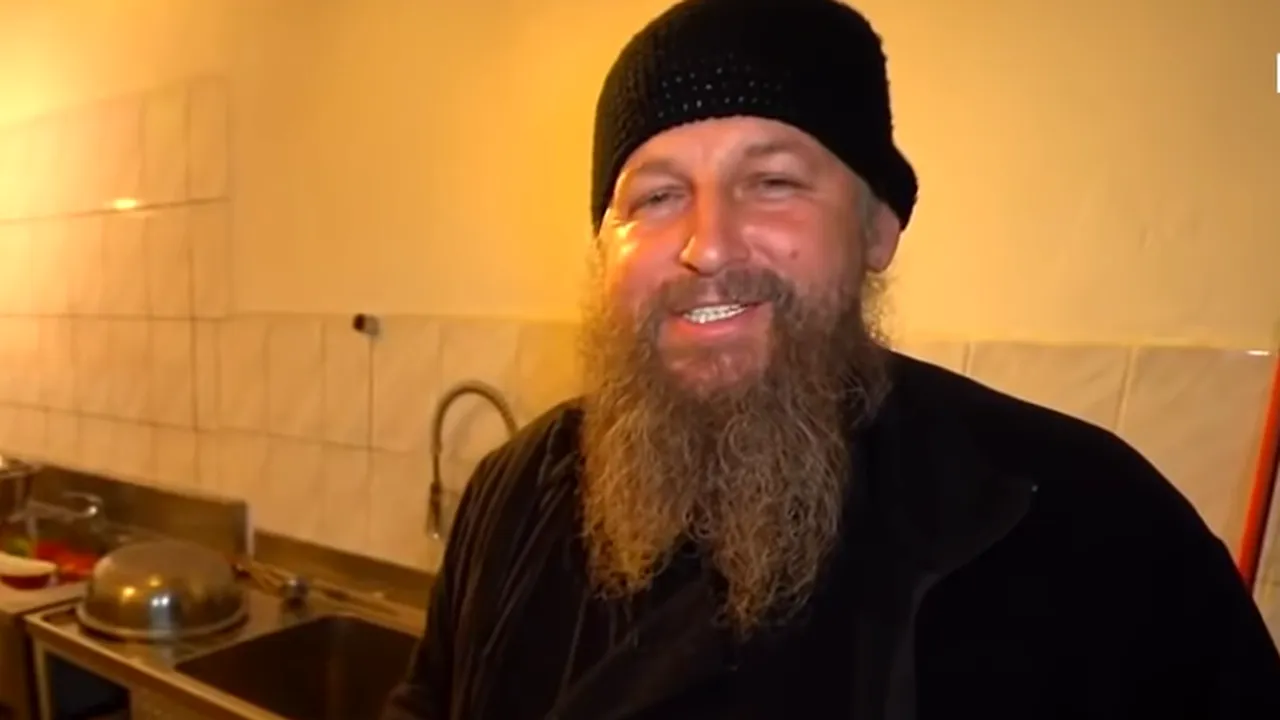 Starețul Mănăstirii Petrova acuzat că ar fi abuzat sexual o refugiată din Ucraina. Polițiștii au descins în lăcașul de cult