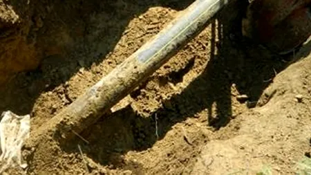 IMAGINILE INCONȘTIENȚEI CRIMINALE: mai mulți bărbați din Brăila taie o țeavă de gaz în funcțiune. Urmarea?