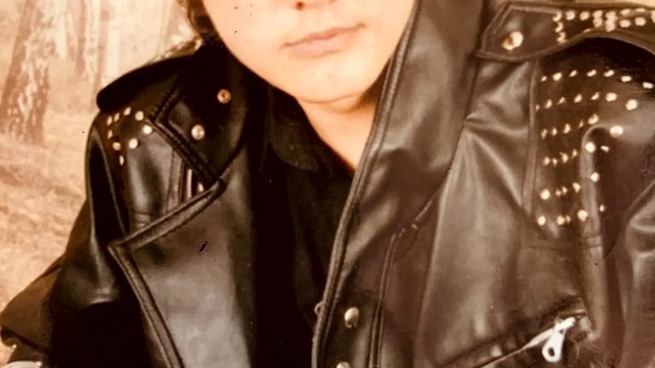 FOTO: Cum arăta Fuego pe vremea când era rocker. Fană: „Frumos ai fost, frumos ești și acum