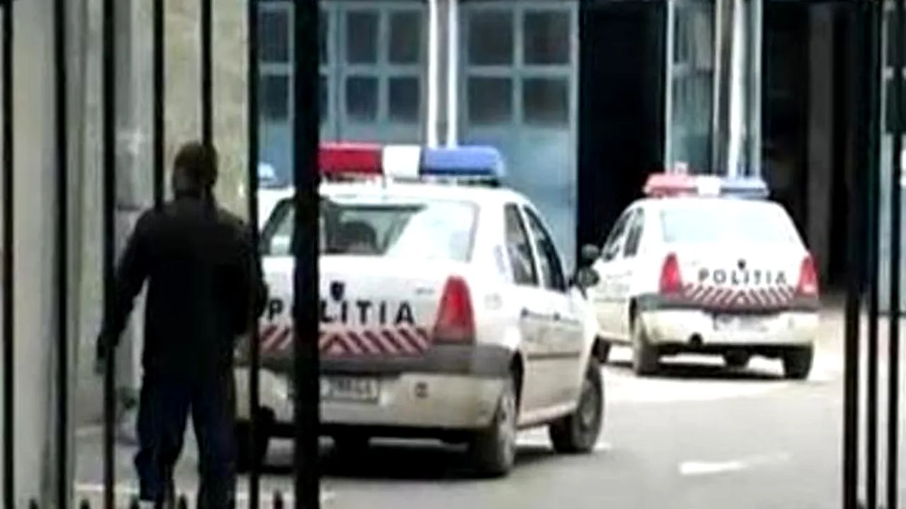 Jandarmul și cei doi polițiști acuzați că au bătut un bărbat, cercetați de procurori. Victima a fost arestată ulterior, pentru ULTRAJ
