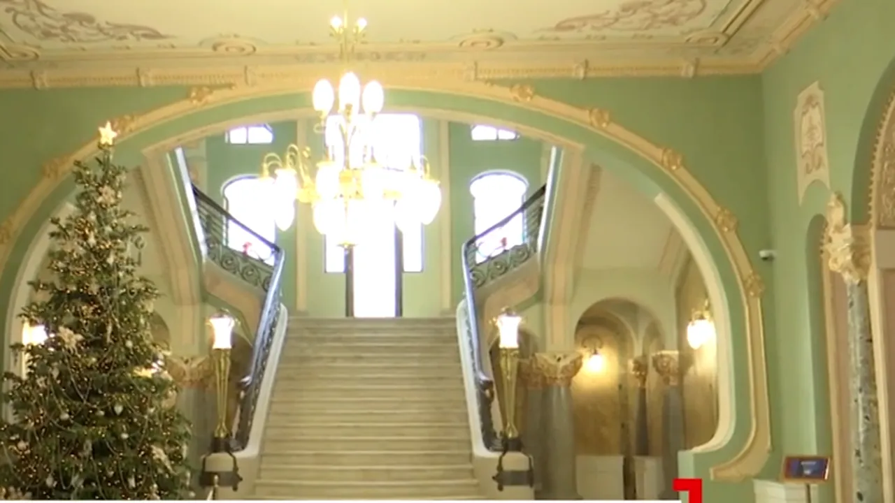 Cazinoul din Constanţa, decorat de Crăciun. Cât costă o şedinţă foto de 30 de minute aici