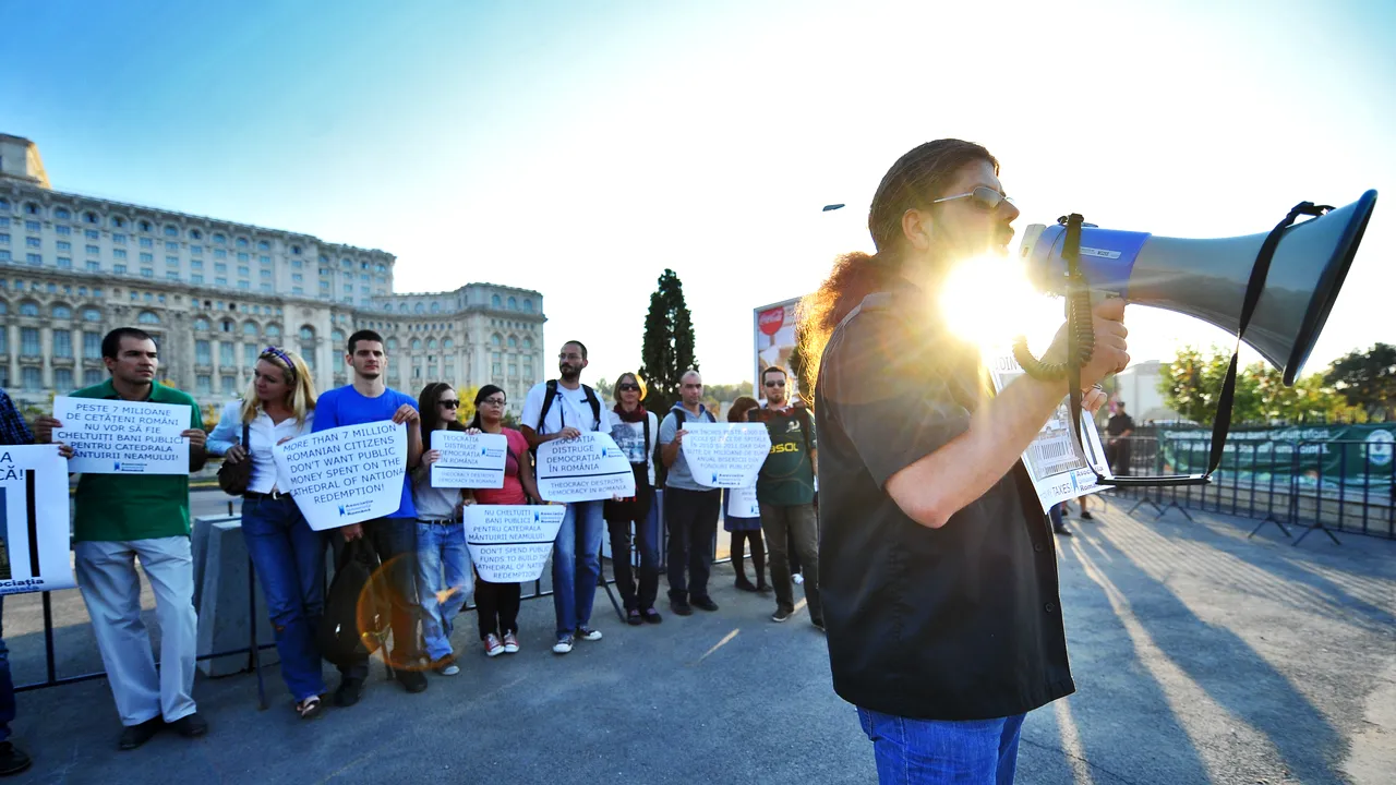 Remus Cernea plecare Finlanda salveaza umanitatea