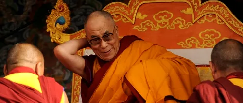 Șeful guvernului în exil al Tibetului, Penpa Tsering, sare în apărarea lui DALAI LAMA: „A arătat un comportament afectuos de bunic”