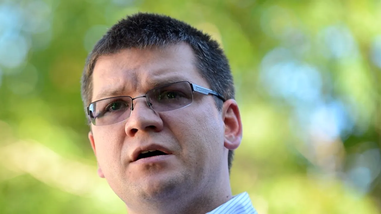 Mihail Neamțu: Guvernul Ponta sporește artificial numărul votanților eliberând acte noi deținuților