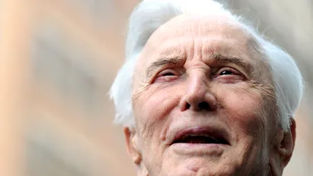 La 95 de ani, Kirk Douglas lansează un e-book despre 