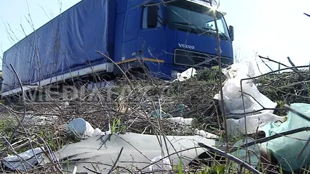 Cum își primește România vizitatorii: gunoaie pe kilometri întregi lângă Vama Nădlac