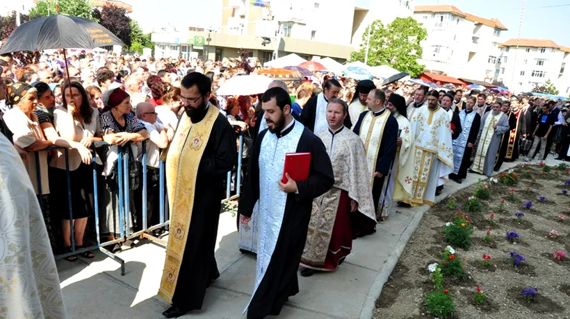 Sfântul Sinod: Clericii își pot exprima opțiunea politică prin vot, dar nu pot face politică