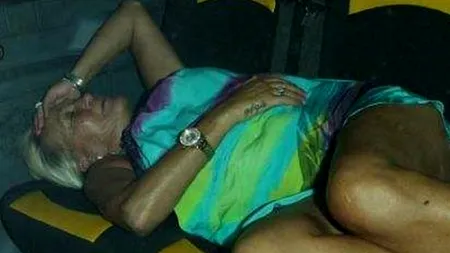 Mama fotbalistului John Terry, pozată beată după o noapte în oraș cu nora