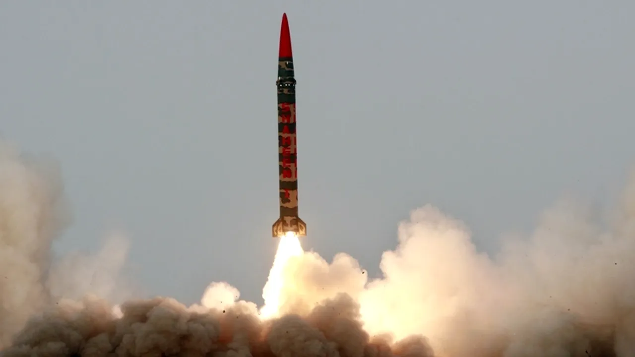 Arabia Saudită intenționează să achiziționeze arme nucleare din Pakistan