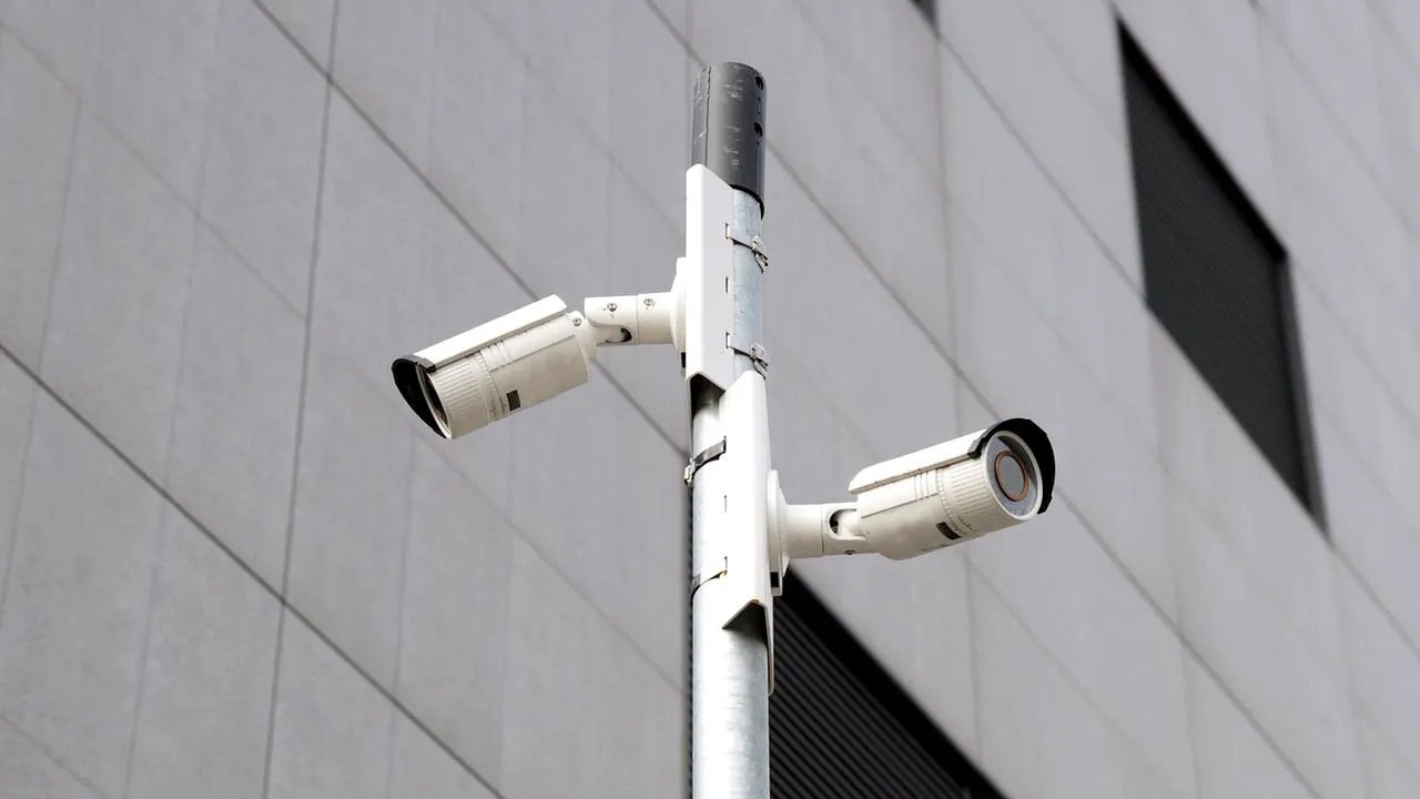 Orașul din România care va avea SENZORI pentru fluxurile de mașini. „În momentul în care treci pe roşu, poţi fi penalizat