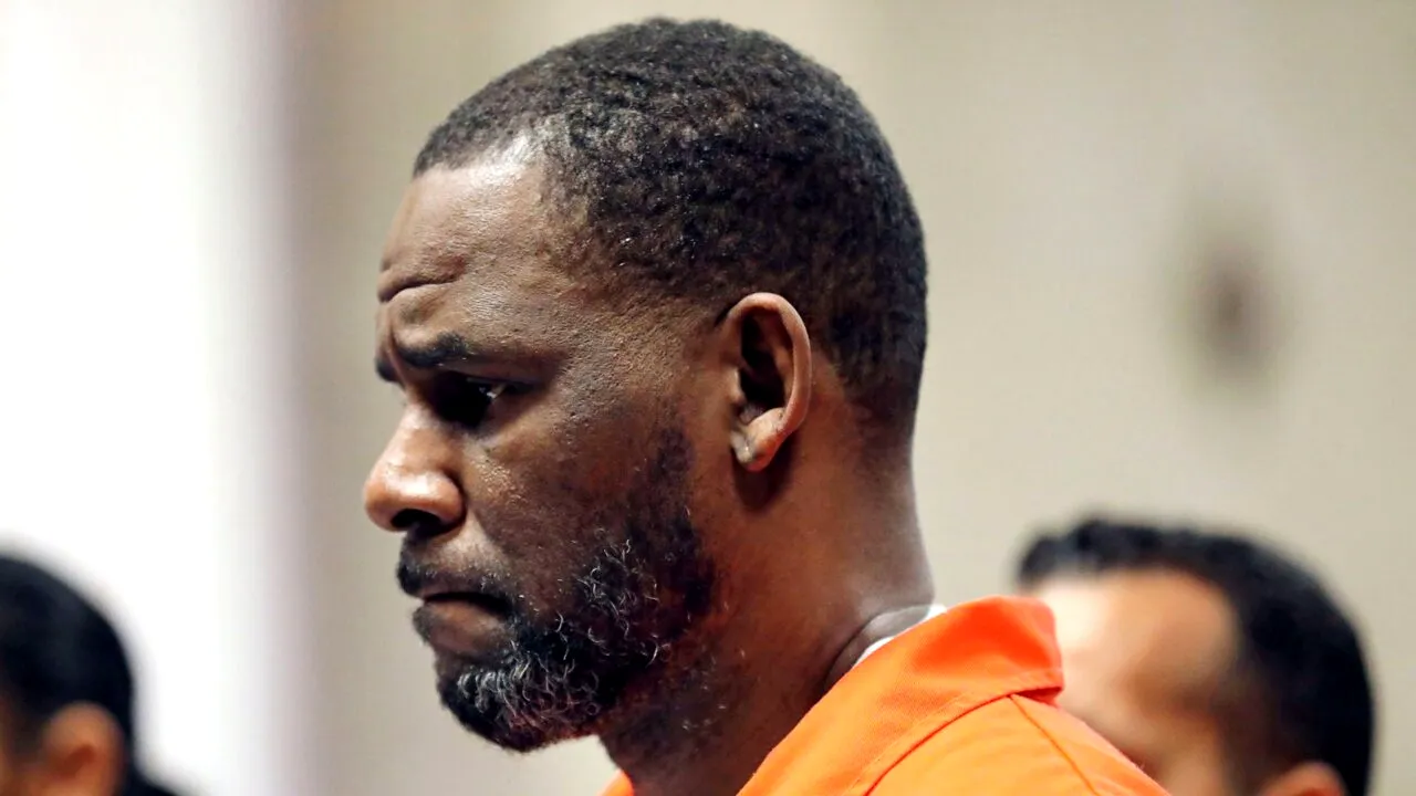 Cântărețul R. Kelly a fost găsit vinovat în cazul acuzațiilor de pornografie infantilă