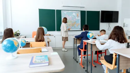 Mii de copii ucraineni, înscriși la școlile din România pentru a nu pierde subvenția de la stat