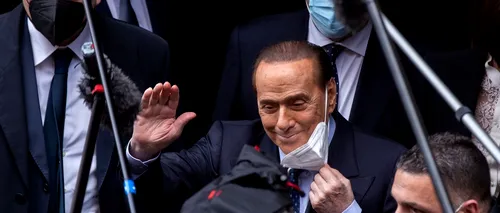Silvio Berlusconi a fost externat. Fostul premier italian a părăsit spitalul evitând presa
