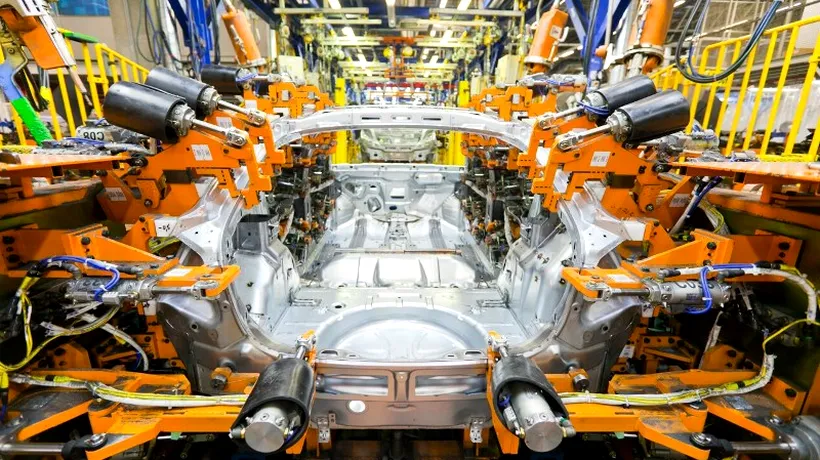 Noi probleme economice pentru Rusia: Opel reduce producția și concediază un sfert din angajații uzinei din Sankt Petersburg