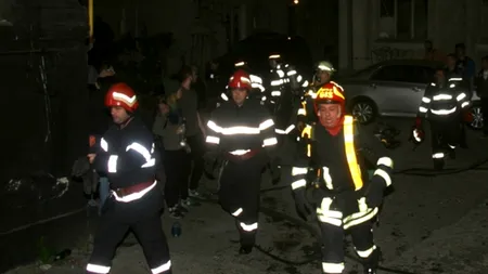 GALERIE FOTO: Imagini din timpul intervenției pompierilor de la clubul Colectiv. ''Nu s-a putut face mai mult''