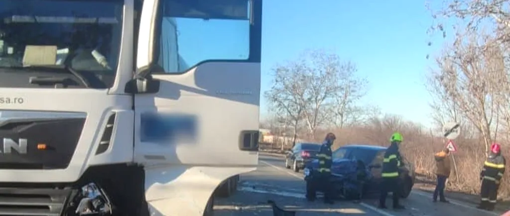 Accident rutier, trei mașini implicate. Trafic BLOCAT pe Drumul Național 65 - European 574 / Cisterna era încărcată cu oxigen lichid pentru spitale