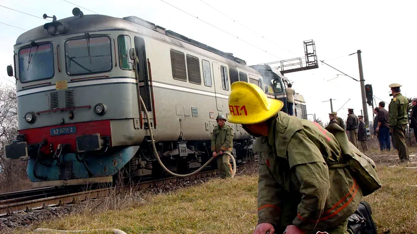 Locomotiva unui tren Regio care se deplasa pe direcția Râmnicu Vâlcea - Piatra Olt a luat foc