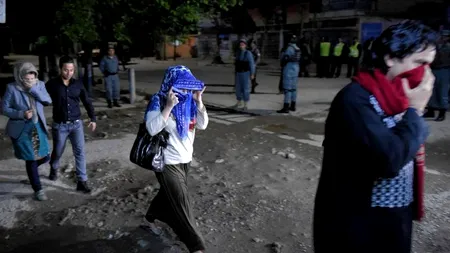 Cinci morți și mai mulți răniți după ce trei bărbați înarmați au atacat un hotel din Kabul