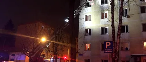 Incendiu puternic la un cămin de nefamiliști din Braşov! Într-o garsonieră de la etajul 4, pompierii au găsit un cadavru carbonizat