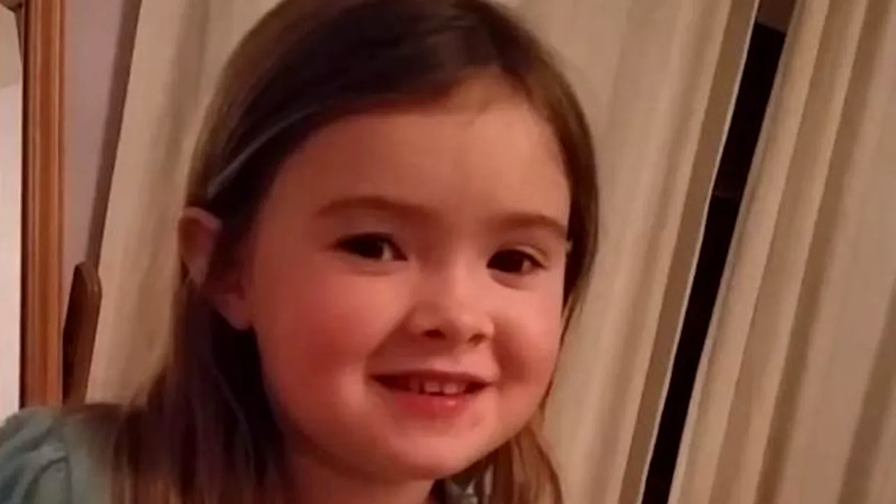 O fetiță de 5 ani e întrebată dacă doi barbați se pot căsători. Răspunsul ei a făcut-o vedetă pe rețelele de socializare 