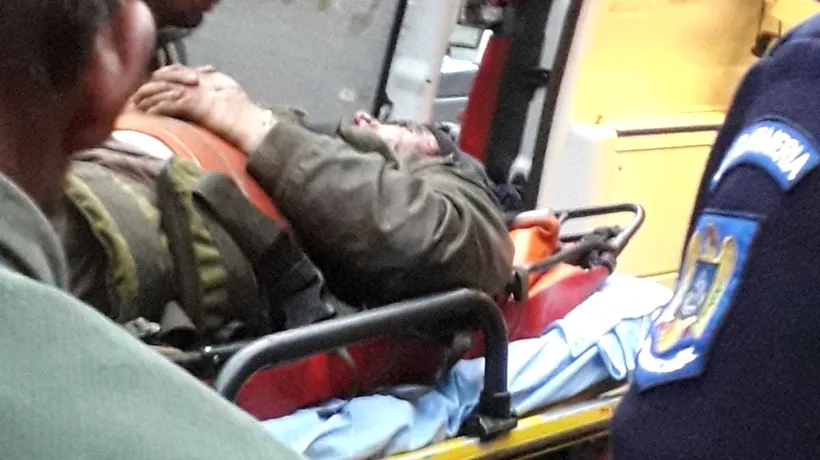 GALERIE FOTO | Pădurar rănit grav după ce a căzut printre stânci, salvat de pompieri, jandarmi și salvamontiști 