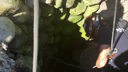 Bărbat din Hunedoara prins sub pietriș într-o fântână de nouă metri