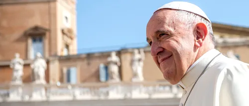 Papa Francisc spune că după operația sa la colon multe voci vorbeau despre căutarea unui succesor. „Sunt încă în viață, deși unii m-au vrut mort”