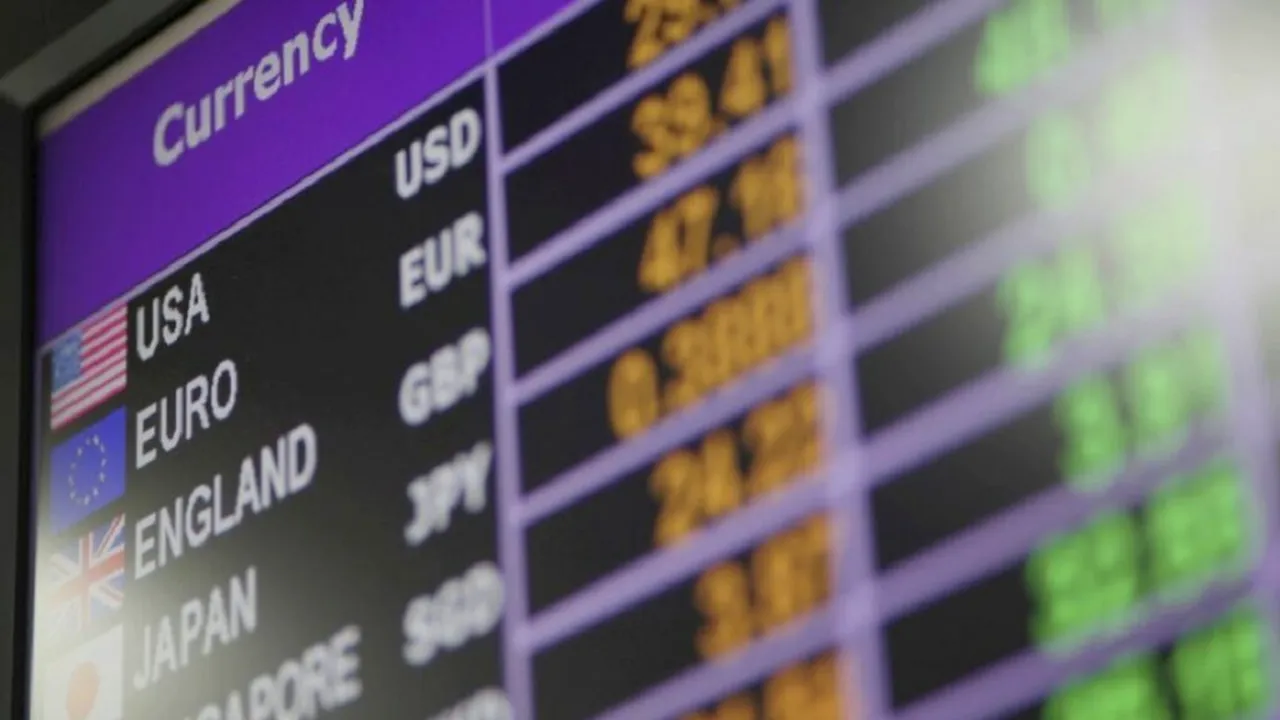 Curs valutar BNR, 20 octombrie 2020. Valorile oficiale pe care le au euro, dolarul și lira sterlină