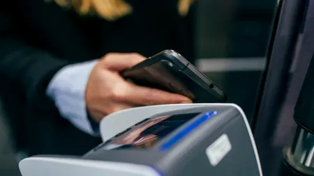 Cardurile pentru bonuri de masă se vor schimba. Ce vor face românii cu cele vechi