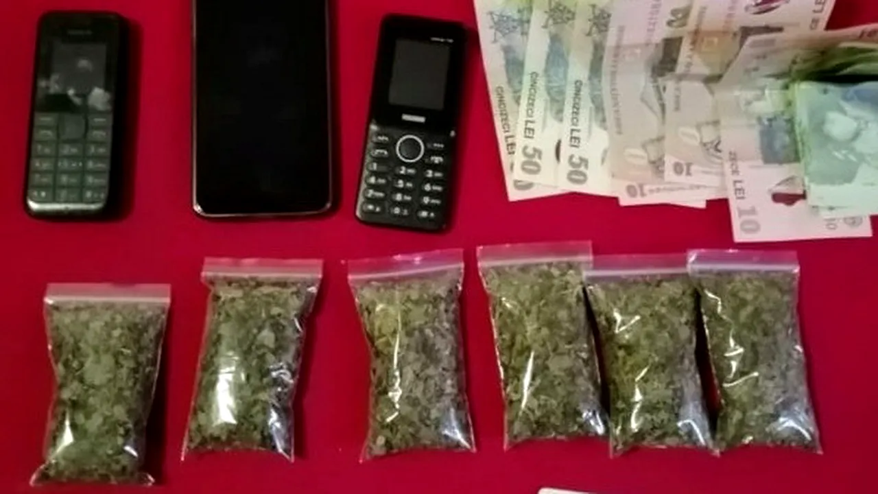 O bătrână de 72 de ani, prinsă în timp ce vindea droguri elevilor. „Momo